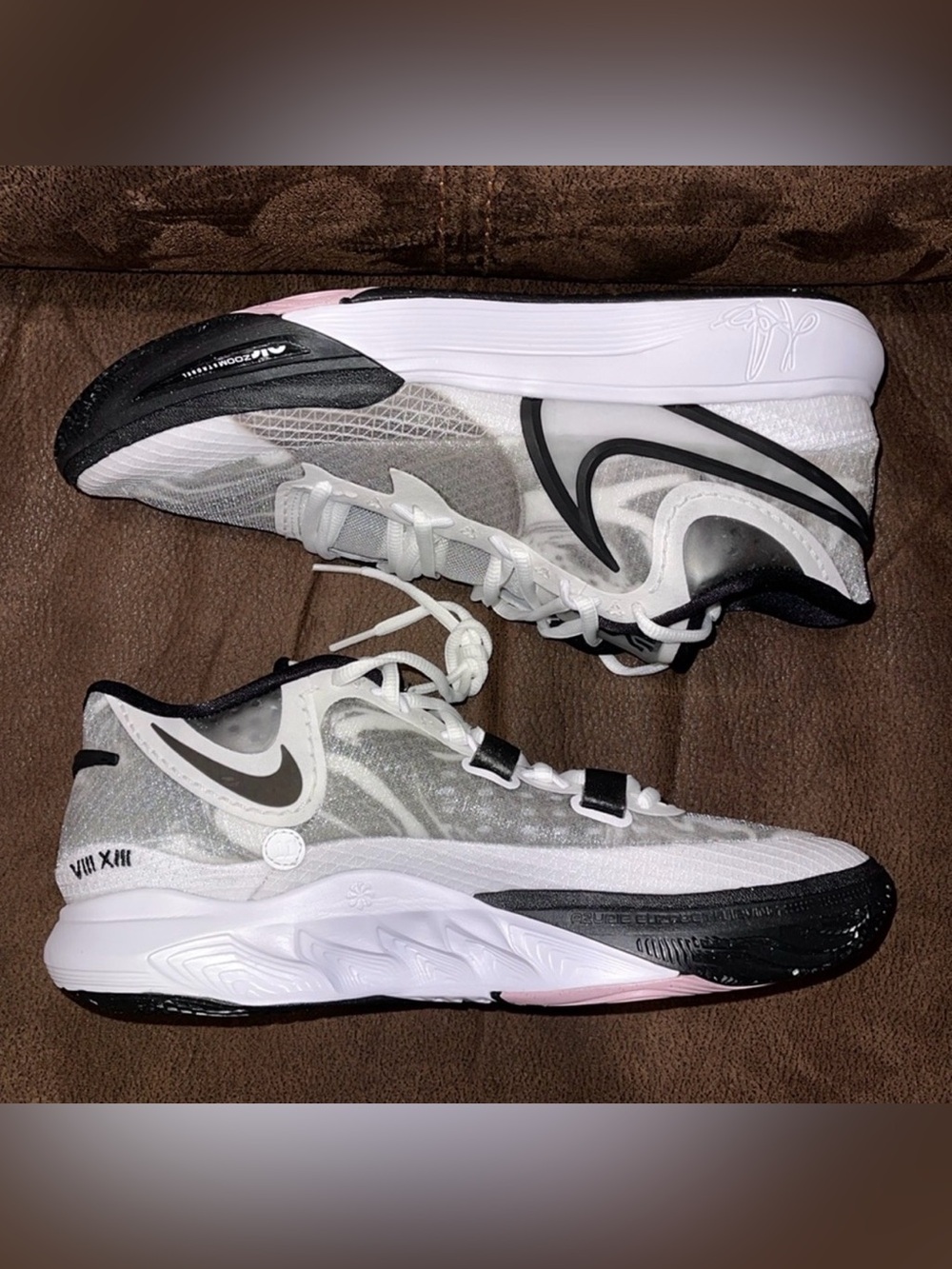 New Nike Kyrie 8 White Black - Size 12